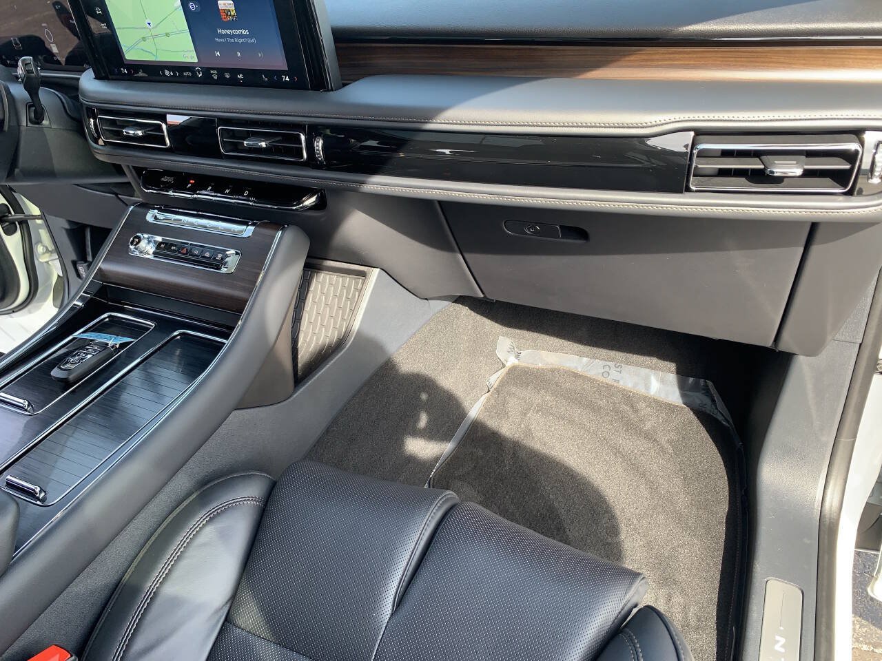 Used 2025 Lincoln Aviator Reserve w/ Luxury Package AWD/4WD image 35