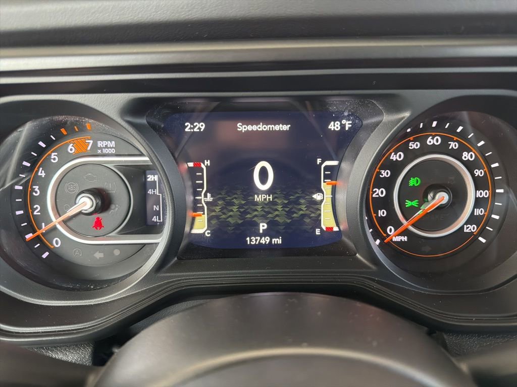 Used 2025 Jeep Wrangler Sahara image 11