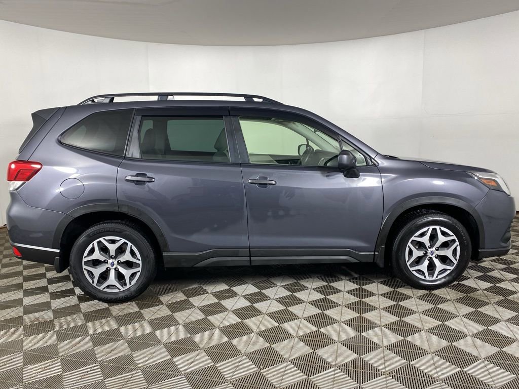 Used 2023 Subaru Forester Premium image 4