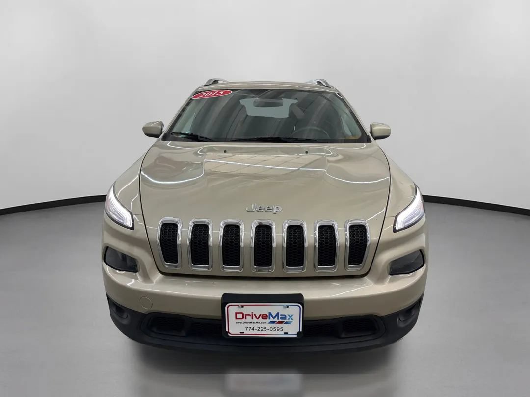 Used 2015 Jeep Cherokee Latitude w/ Cold Weather Group AWD/4WD image 2
