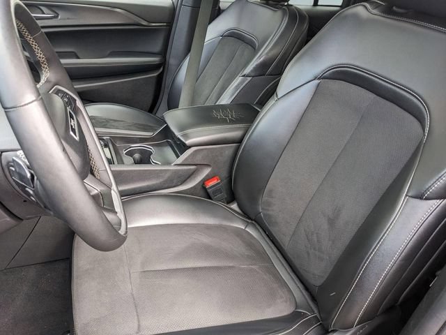 Certified 2024 Jeep Grand Cherokee Altitude AWD/4WD image 12