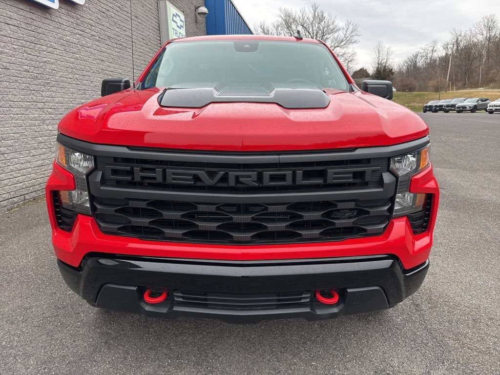 New 2026 Chevrolet Silverado 1500 Custom Trail Boss w/ LPO, Dark Essentials Package AWD/4WD image 2