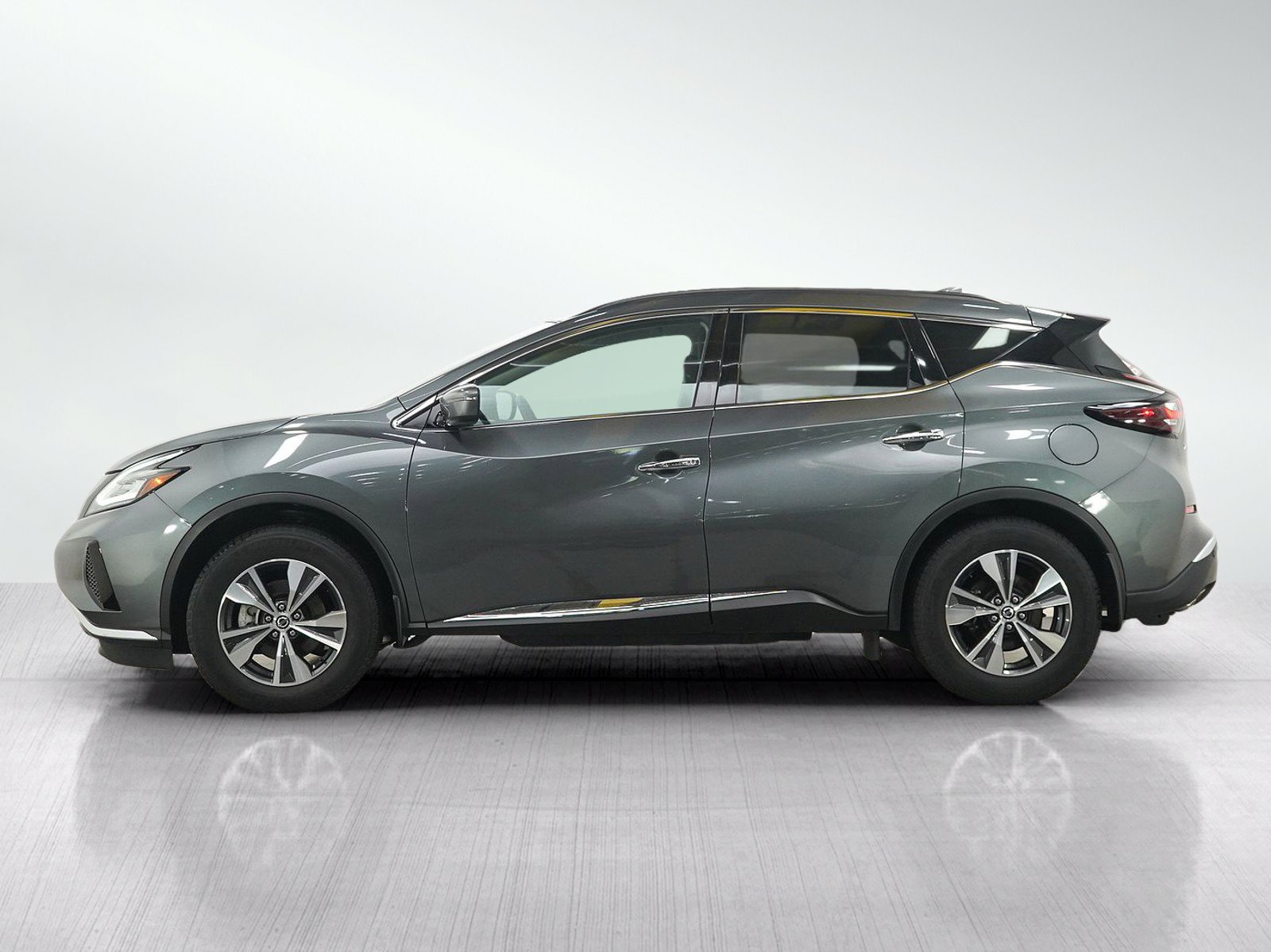 Used 2020 Nissan Murano SV AWD/4WD image 2