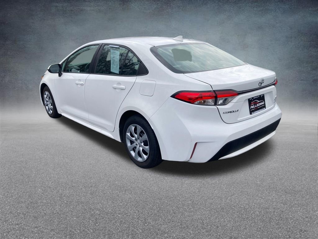 Used 2022 Toyota Corolla LE FWD image 3