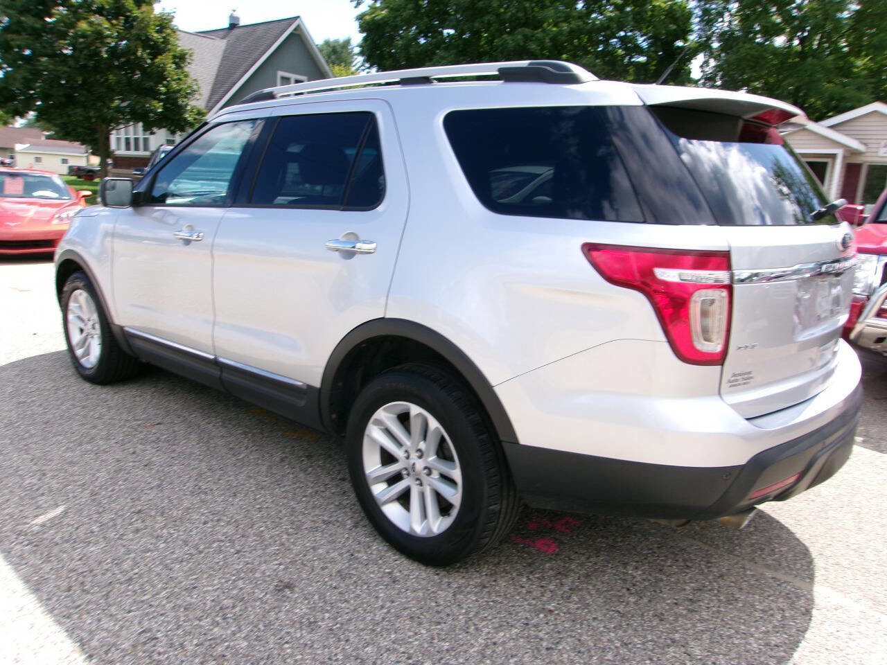 Used 2013 Ford Explorer XLT image 4