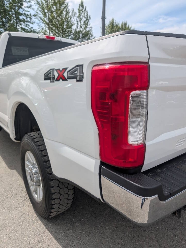 Used 2019 Ford F350 XLT w/ Camper Package AWD/4WD image 5