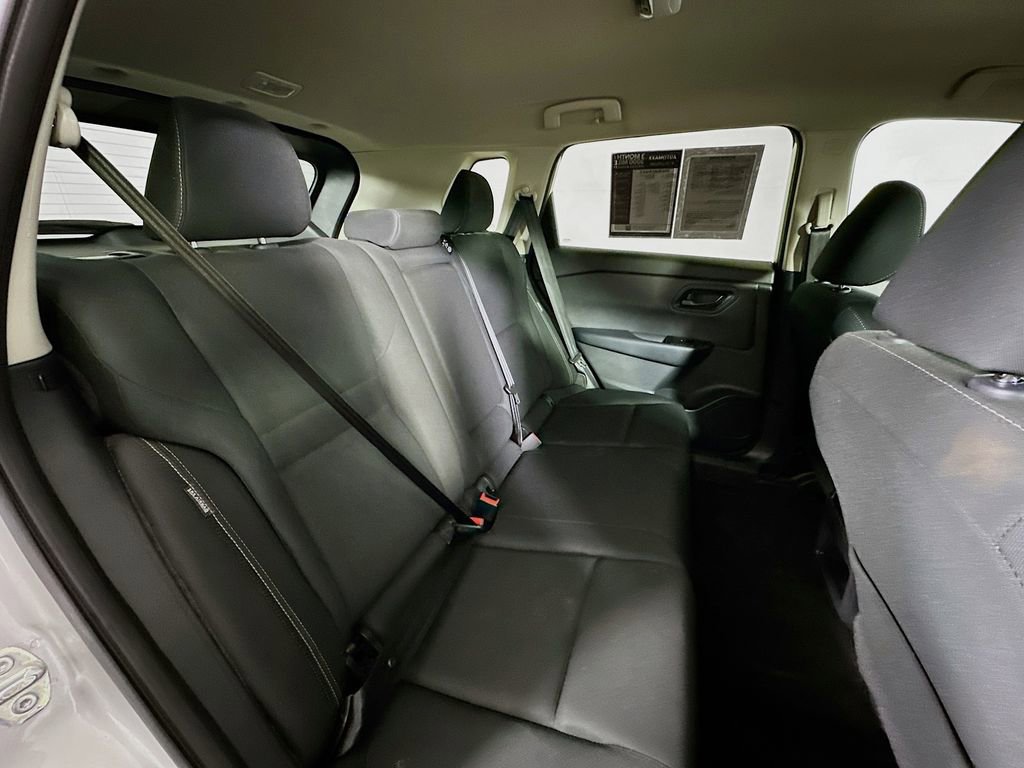 Used 2024 Nissan Rogue S image 11