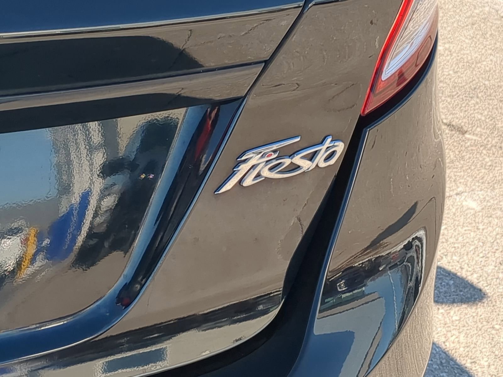 Certified 2018 Ford Fiesta SE image 15