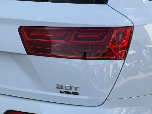 Used 2017 Audi Q7 3.0T Prestige AWD/4WD image 7