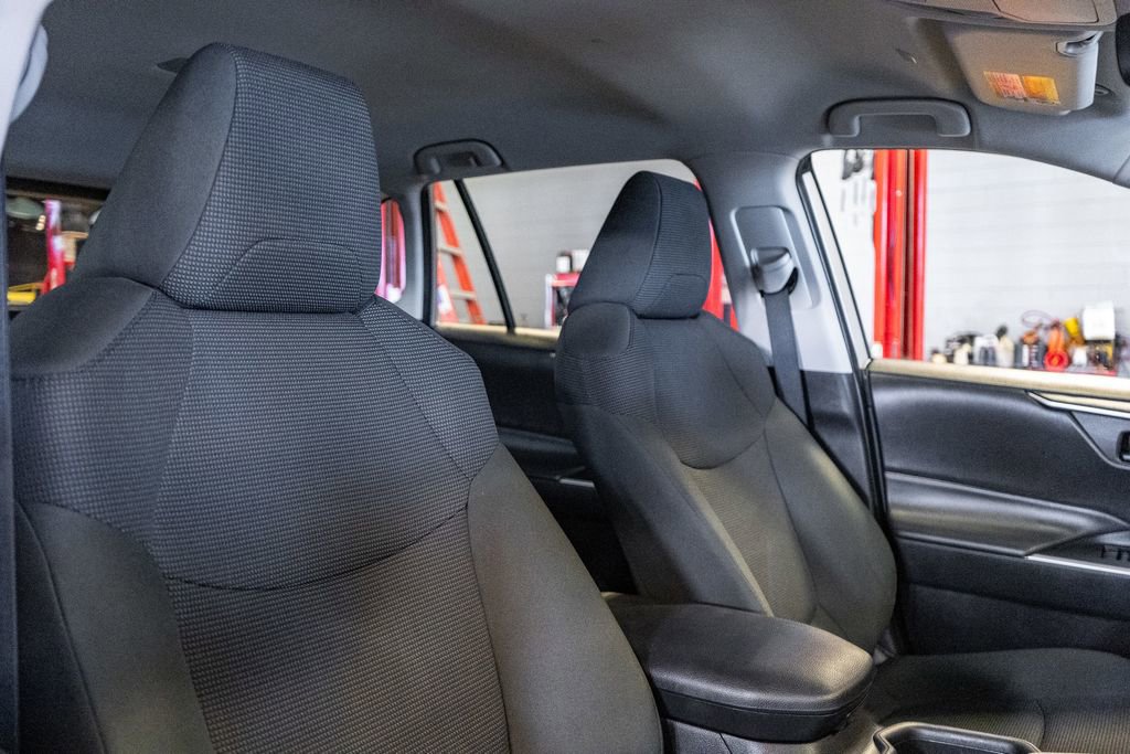 Used 2024 Toyota RAV4 LE image 11