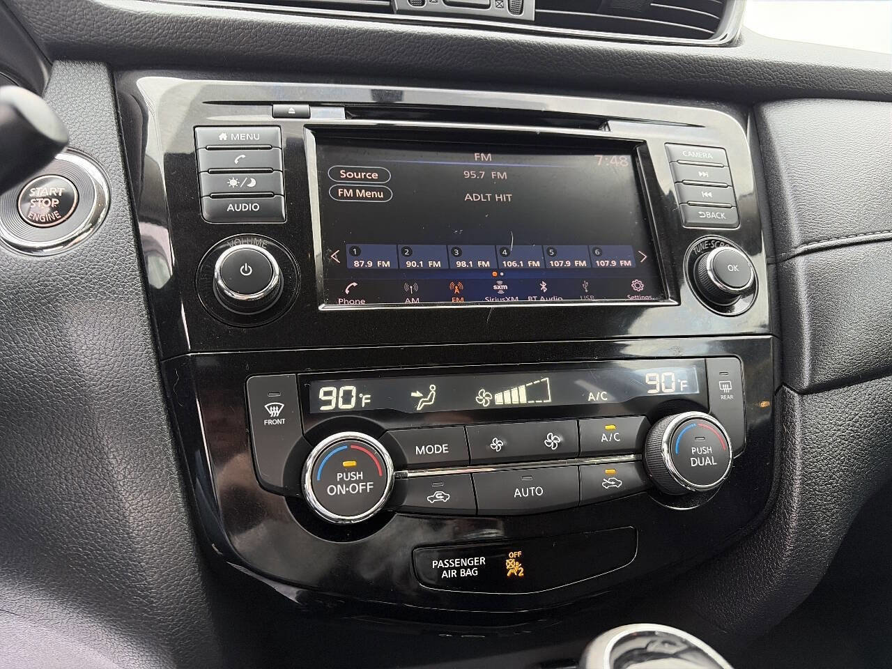 Used 2018 Nissan Rogue SV image 31