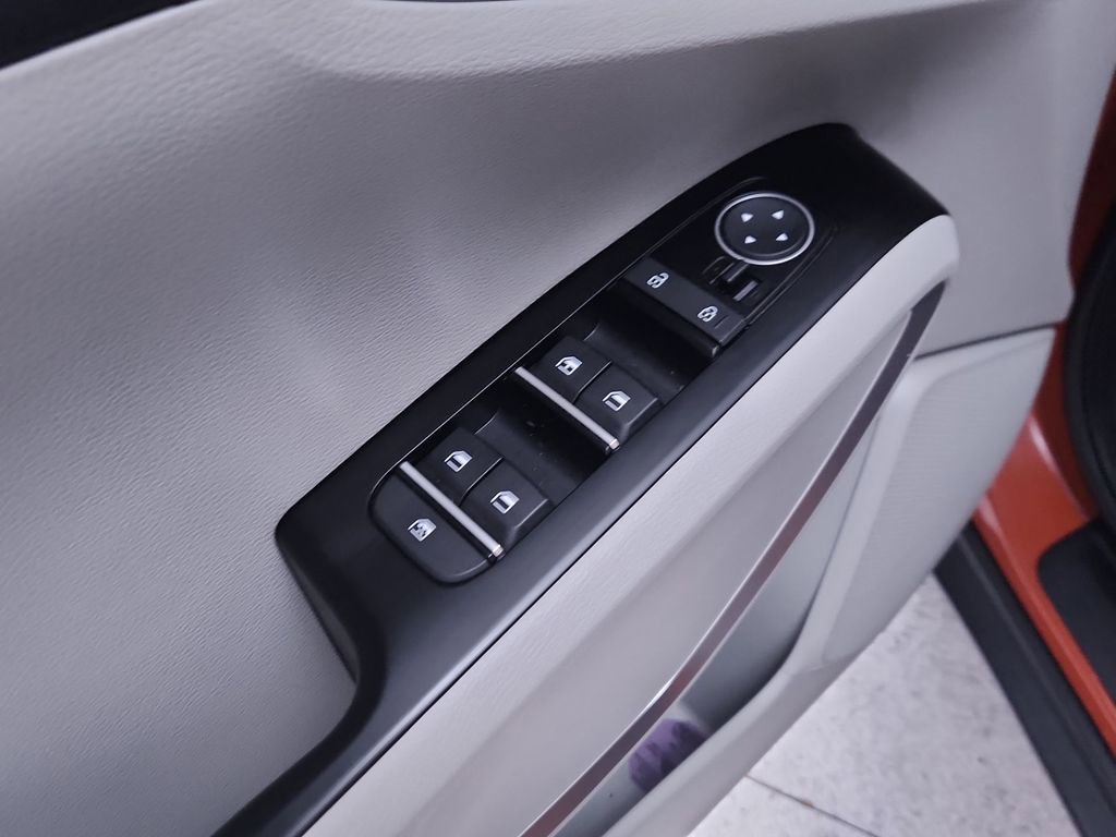 Used 2025 Kia Soul LX FWD image 13