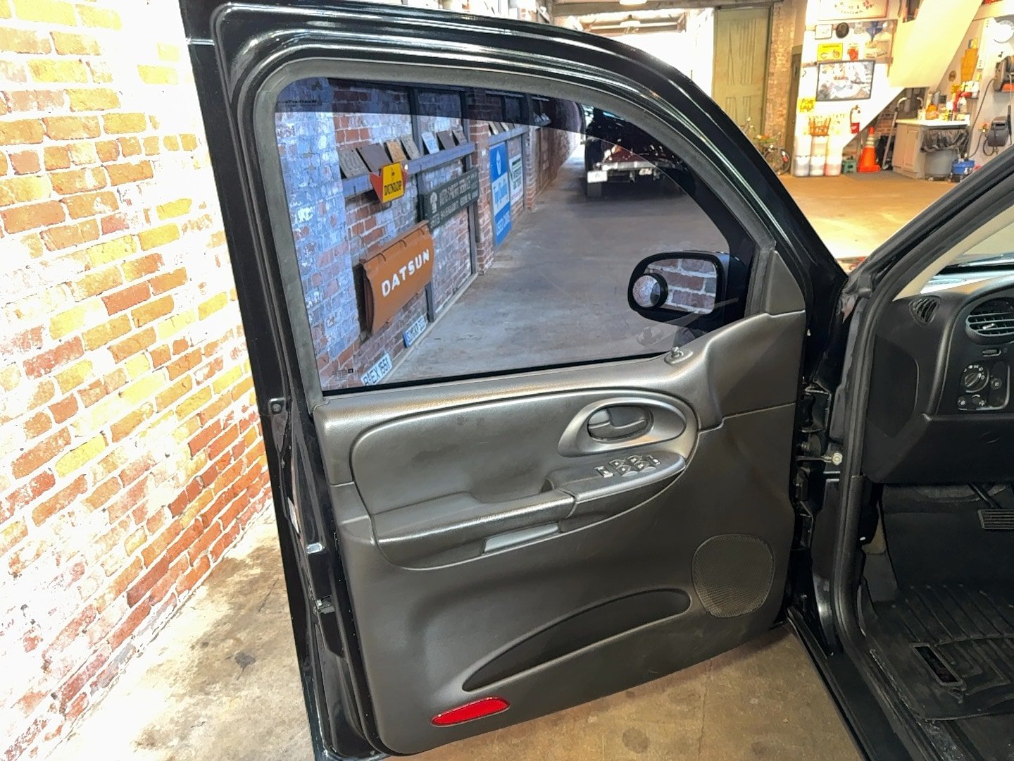 Used 2008 Chevrolet TrailBlazer SS w/ Sun And Sound Package AWD/4WD image 12