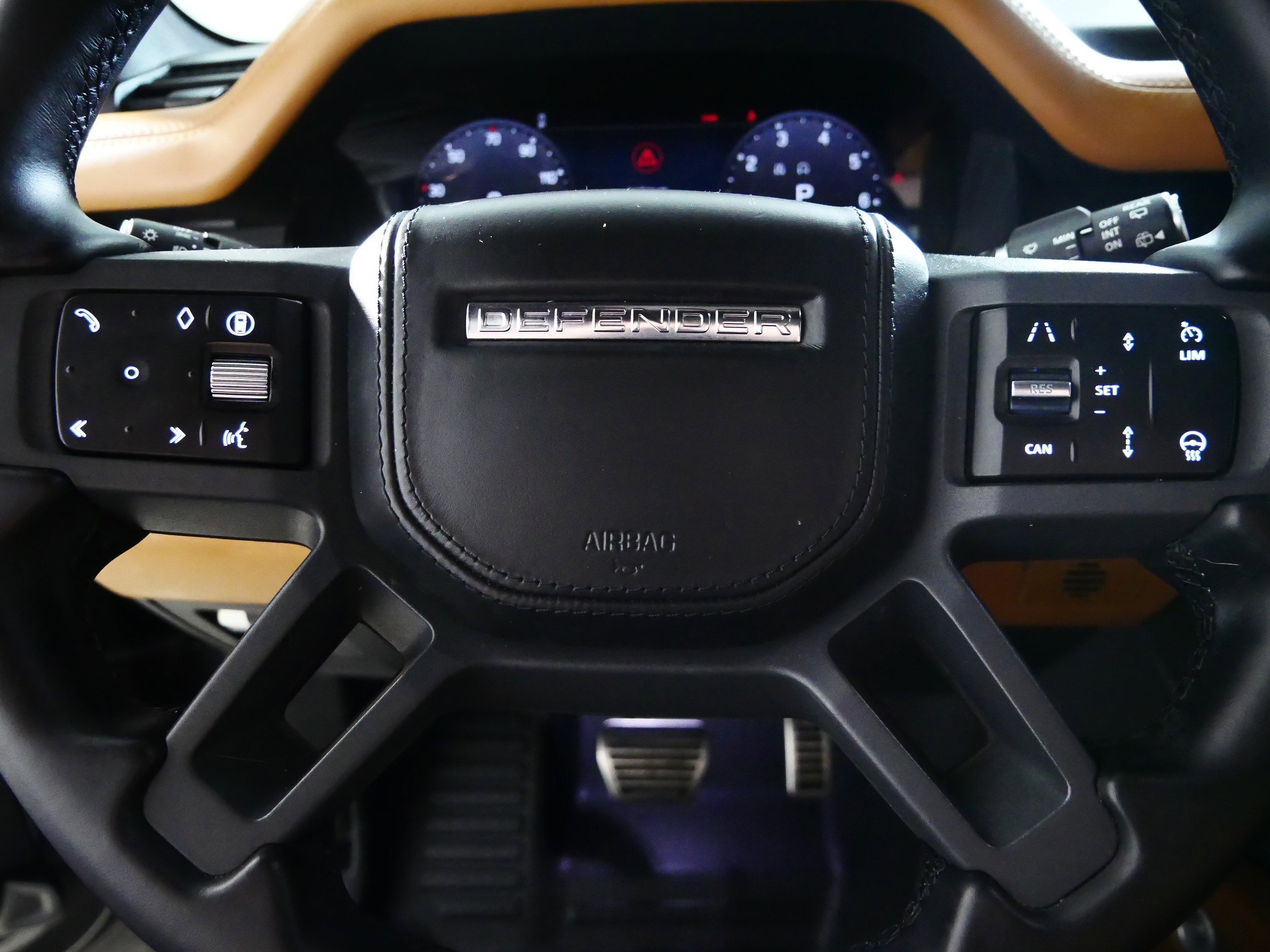 Used 2024 Land Rover Defender 110 X image 25