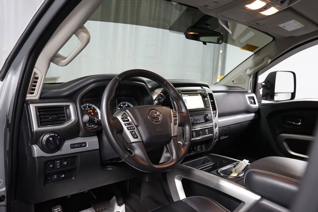 Used 2018 Nissan Titan PRO-4X w/ Pro-4x Utility Package image 12