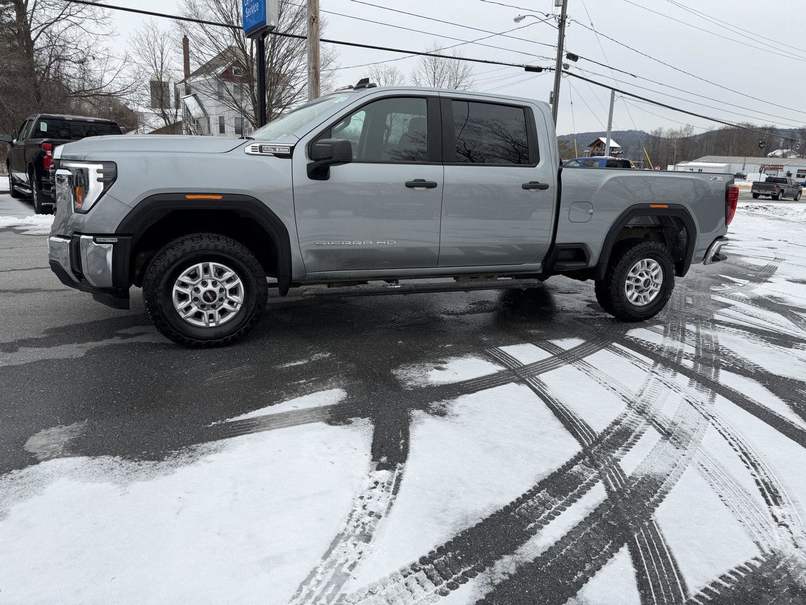 Certified 2024 GMC Sierra 2500 Pro w/ Convenience Package image 3
