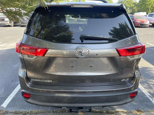 Used 2017 Toyota Highlander XLE FWD image 10