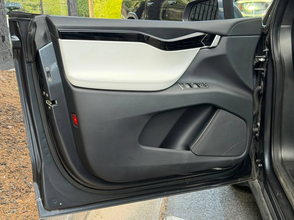Used 2020 Tesla Model X Long Range AWD/4WD image 25