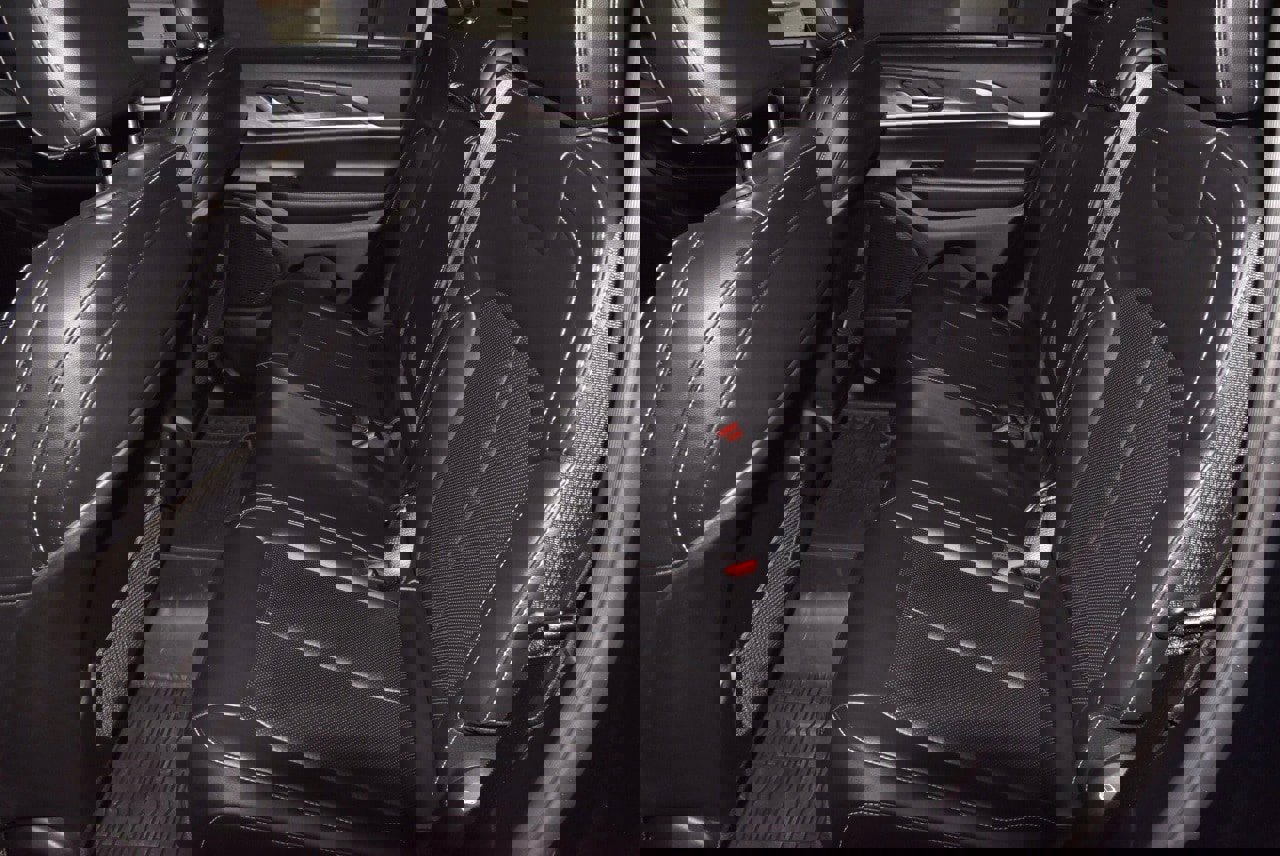 Used 2023 Jeep Grand Cherokee Limited w/ Luxury Tech Group II image 14