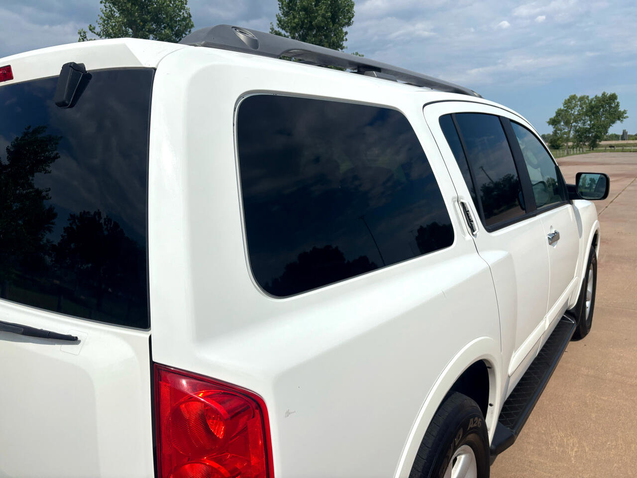 Used 2011 Nissan Armada SV image 39