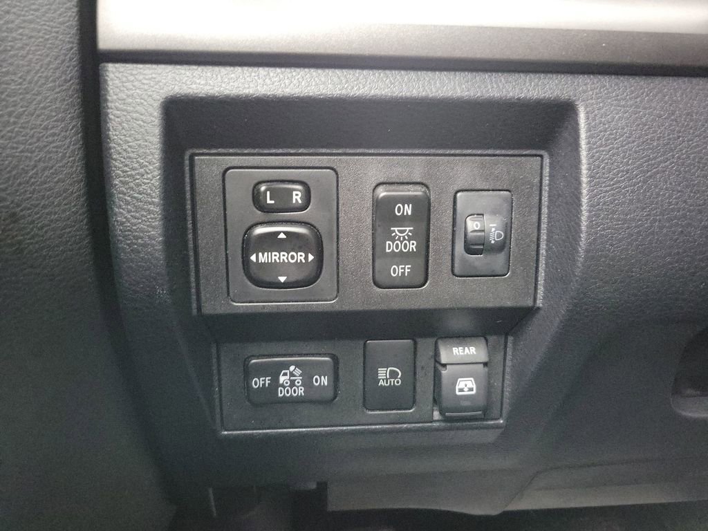 Used 2018 Toyota Tundra SR5 image 14