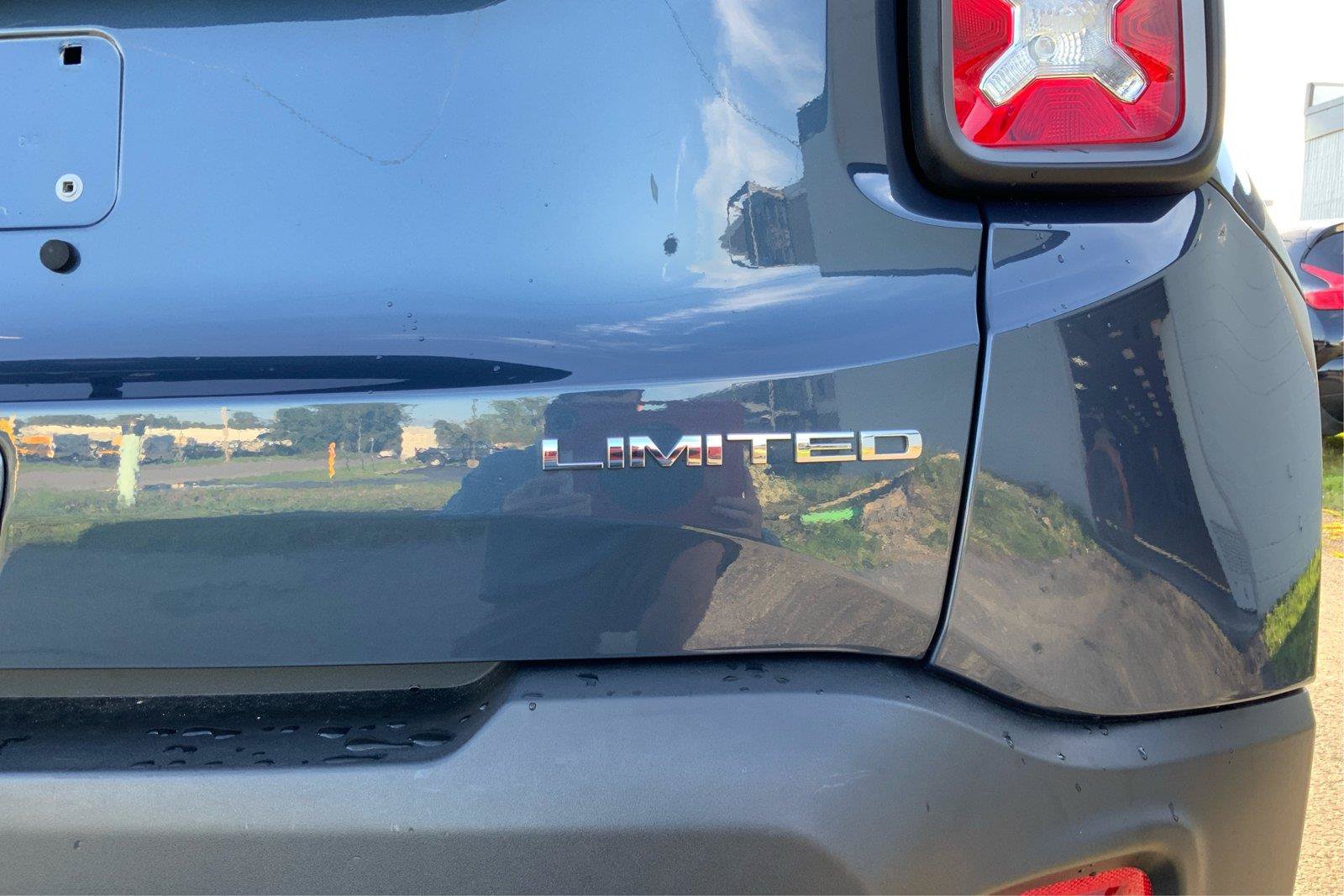 Used 2021 Jeep Renegade Limited AWD/4WD image 24