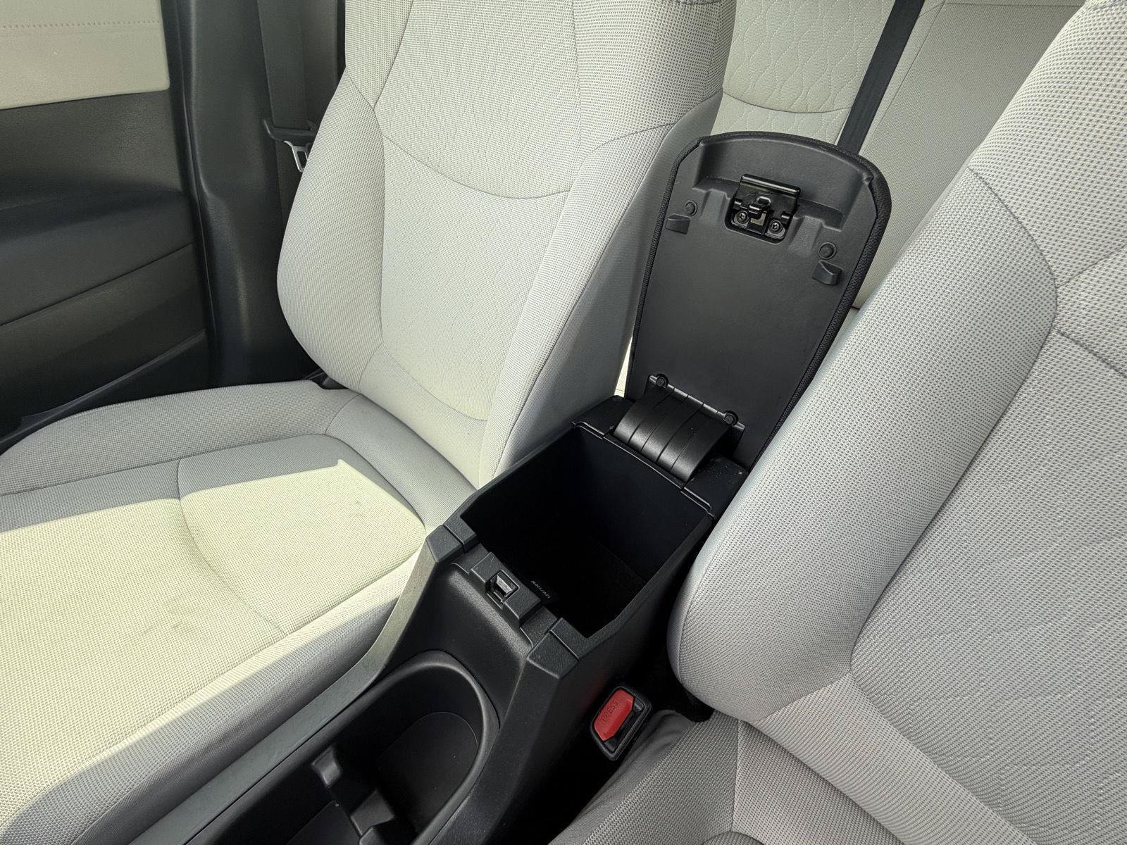 Used 2024 Toyota Corolla Cross L FWD image 14