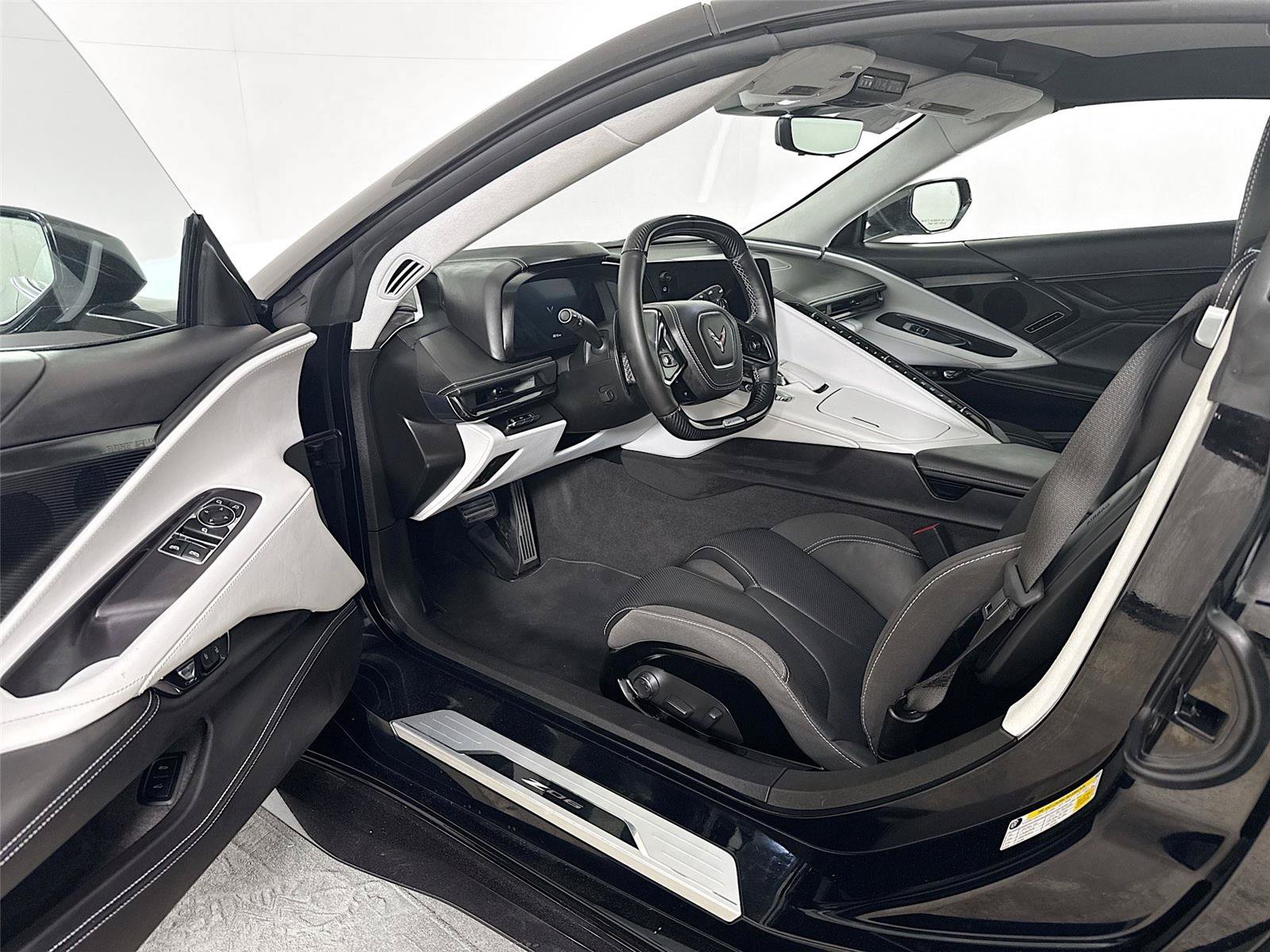 Used 2023 Chevrolet Corvette Z06 w/ Stealth Interior Trim Package RWD image 3