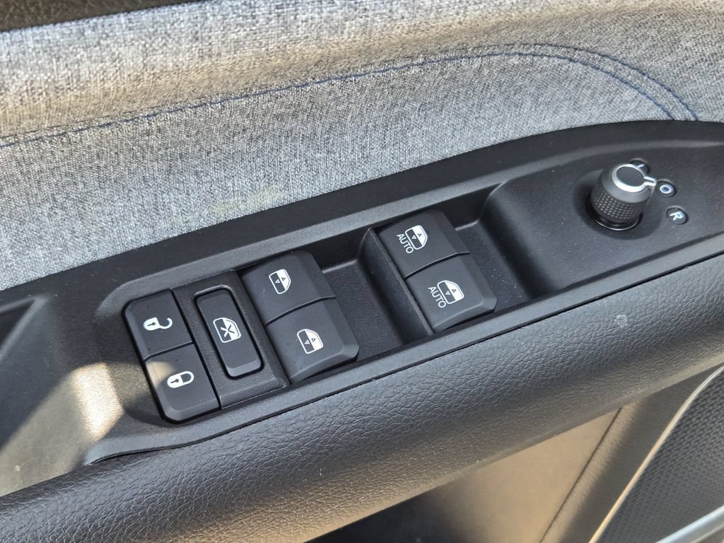 Used 2022 Jeep Compass Latitude w/ Sun and Sound Group FWD image 31