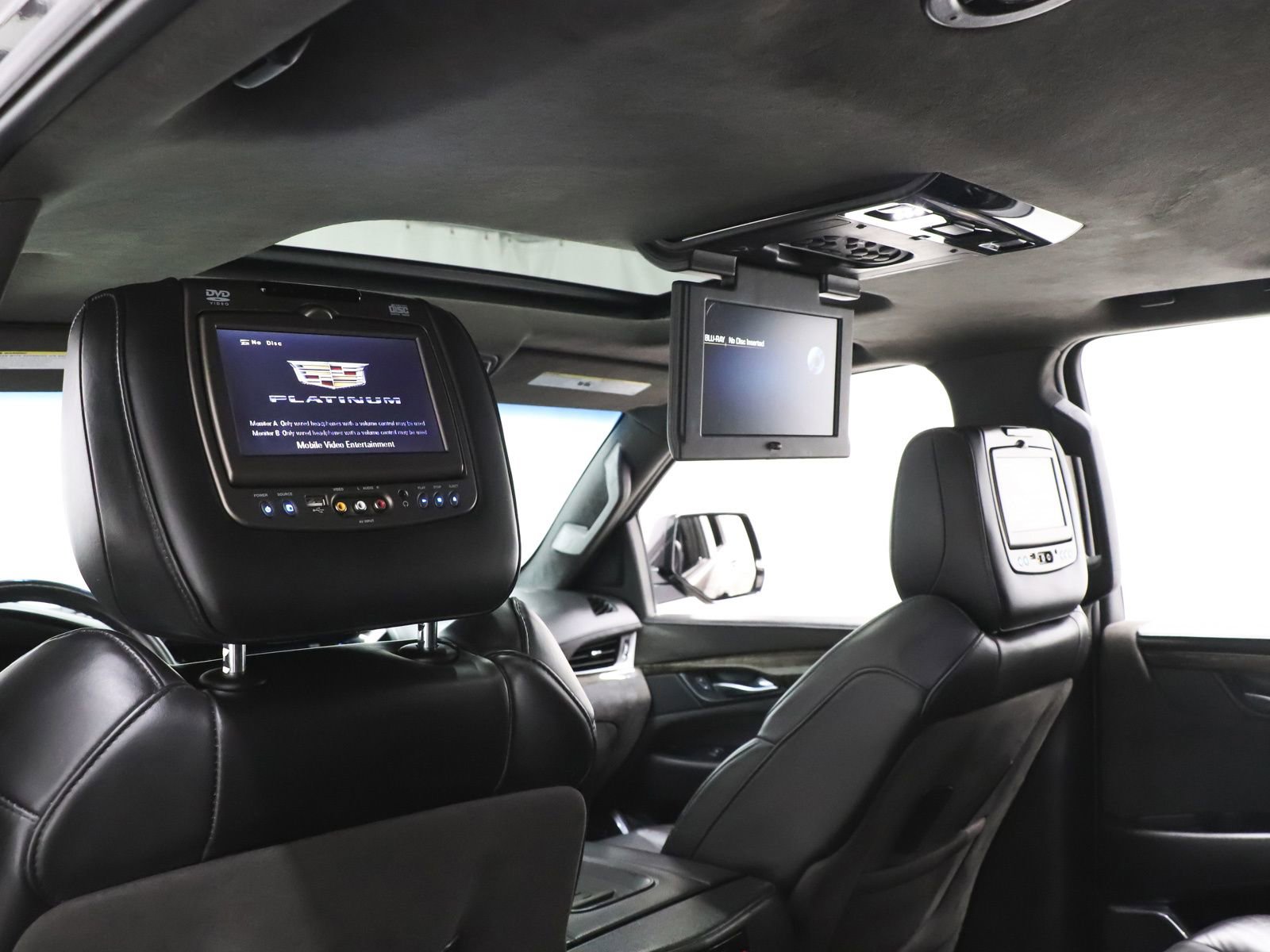 Used 2016 Cadillac Escalade Platinum image 26