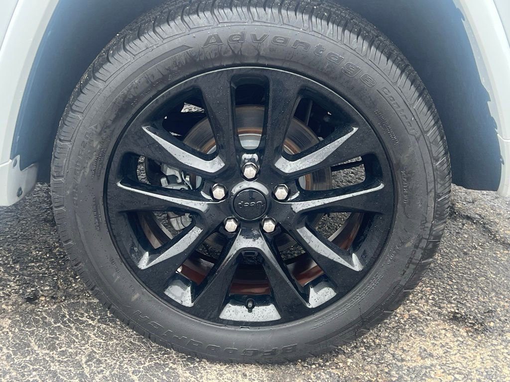 Used 2019 Jeep Grand Cherokee Altitude AWD/4WD image 39