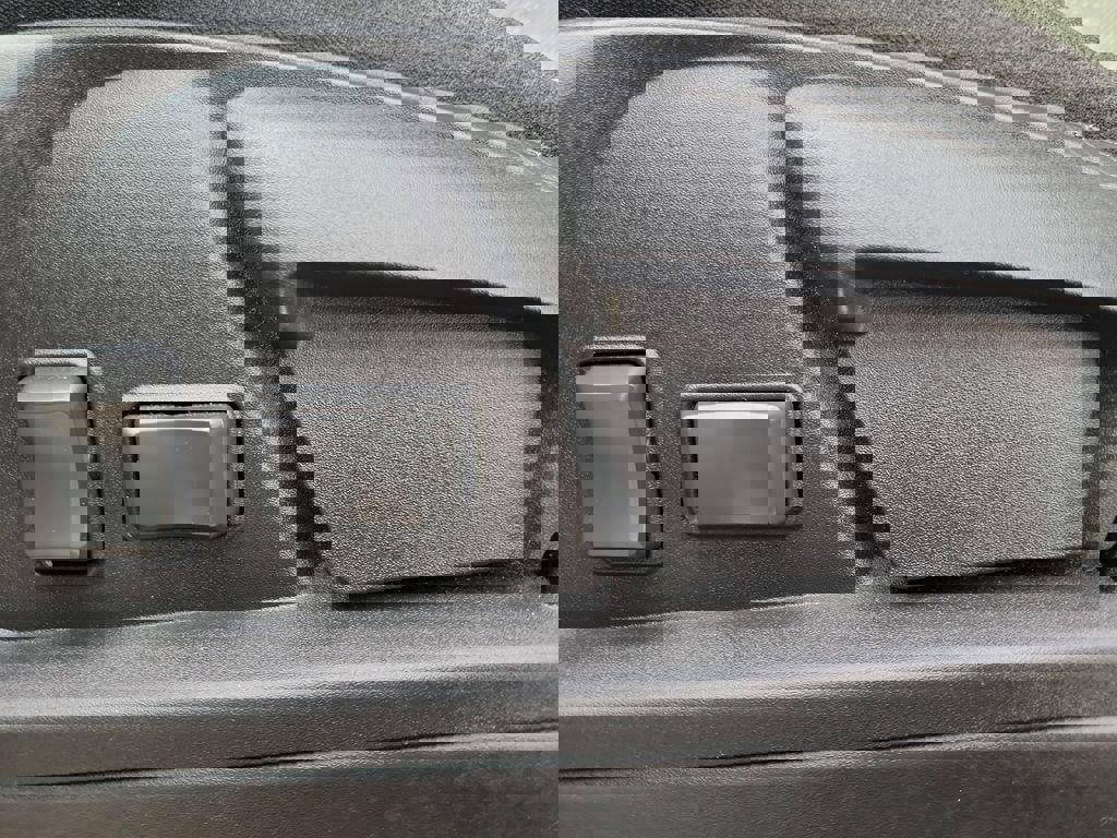 Used 2016 Chevrolet Equinox LS image 17