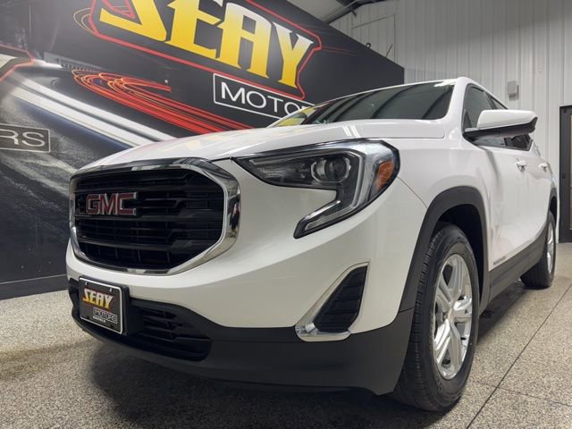 Used 2021 GMC Terrain SLE image 2