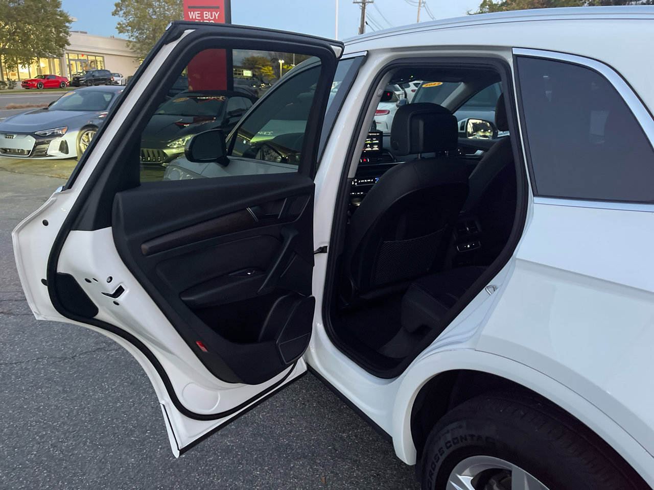 Used 2023 Audi Q5 2.0T Premium w/ Convenience Package image 23