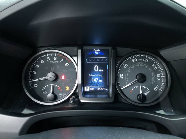 Used 2020 Toyota Tacoma TRD Off-Road w/ TRD Premium Off Road Package AWD/4WD image 18