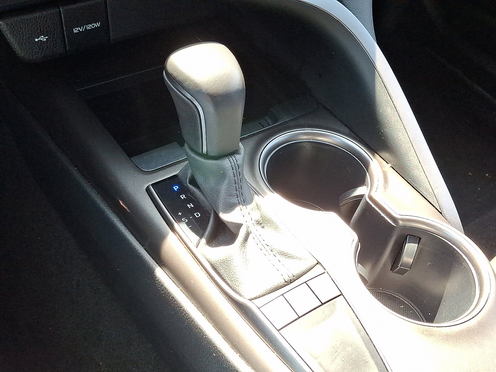 Used 2024 Toyota Camry SE FWD image 15