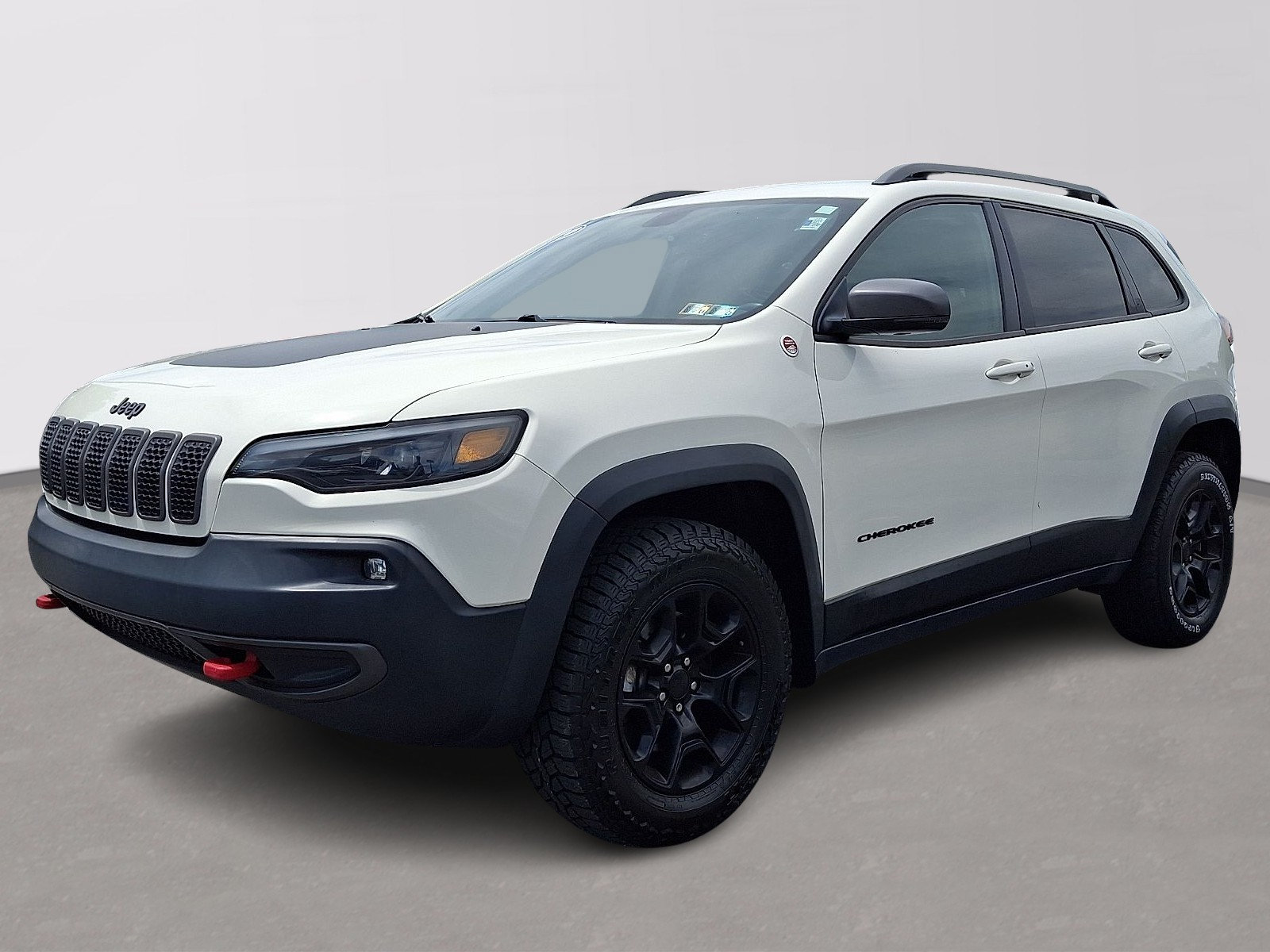 Used 2019 Jeep Cherokee Trailhawk AWD/4WD image 3