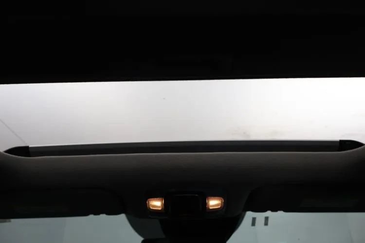 Used 2025 Hyundai Elantra SEL FWD image 16