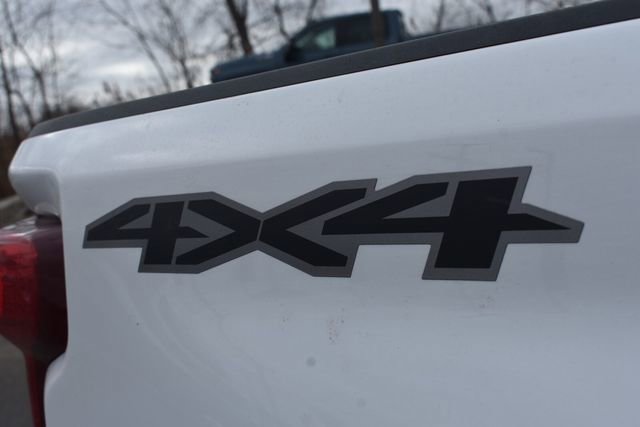 Used 2025 Chevrolet Silverado 2500 Custom w/ Custom Value Package image 15