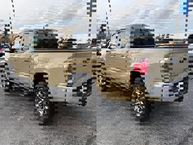 Used 2017 Toyota Tacoma Limited image 5