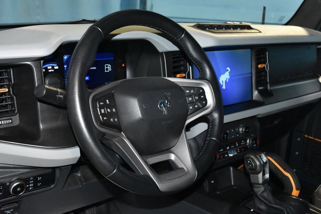 Used 2023 Ford Bronco Badlands image 2
