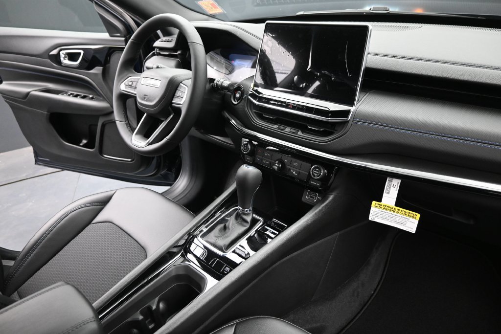 New 2026 Jeep Compass Latitude AWD/4WD image 22