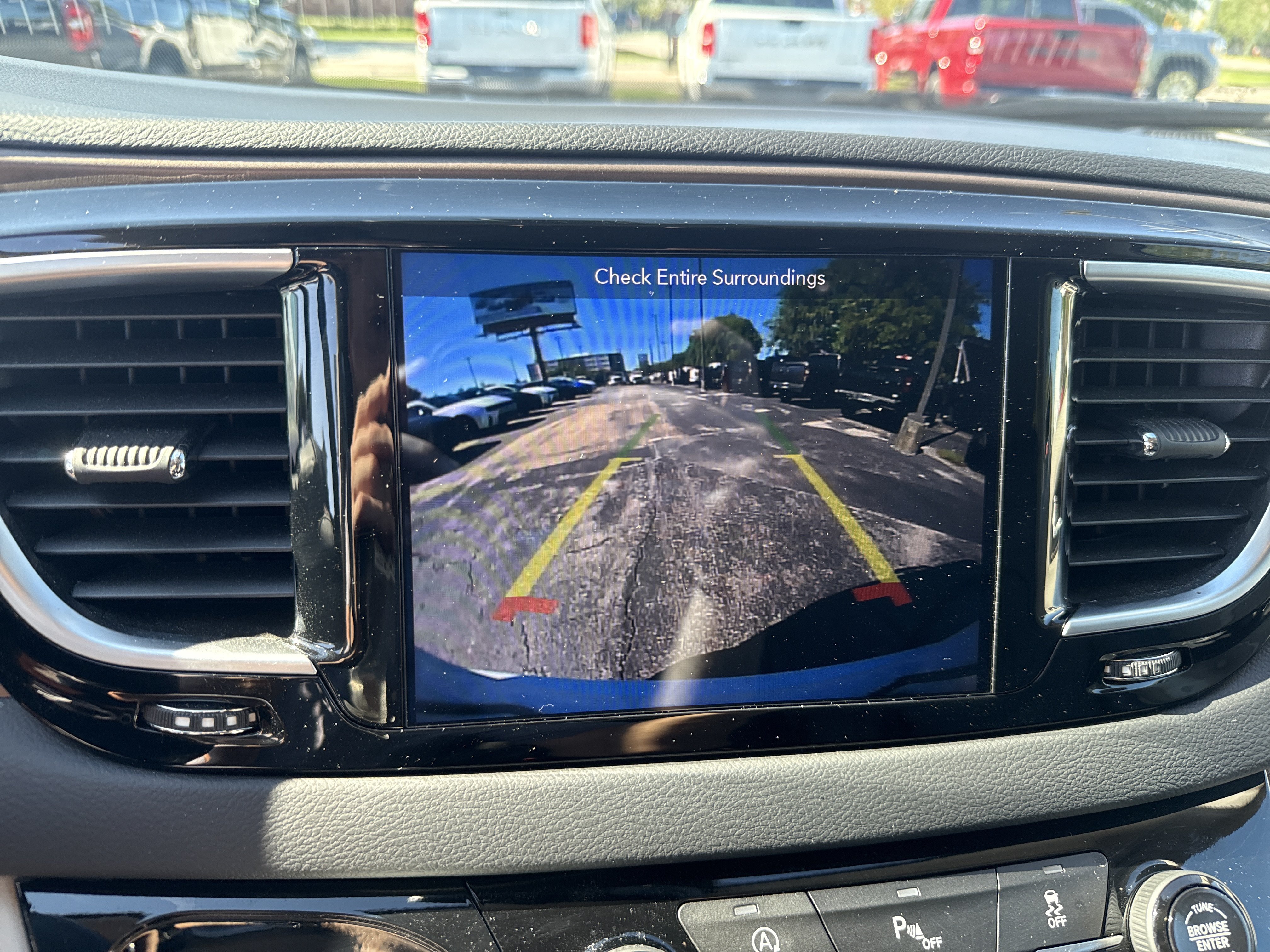 Used 2019 Chrysler Pacifica Touring-L Plus w/ Tire & Wheel Group FWD image 24