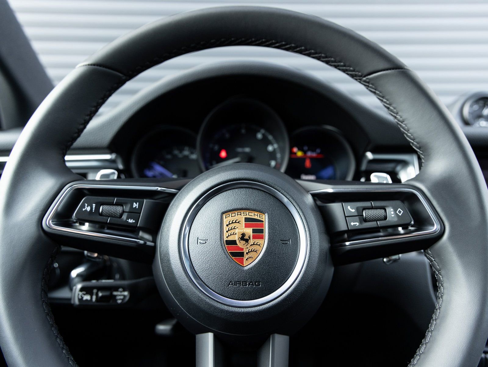 Certified 2026 Porsche Macan image 14