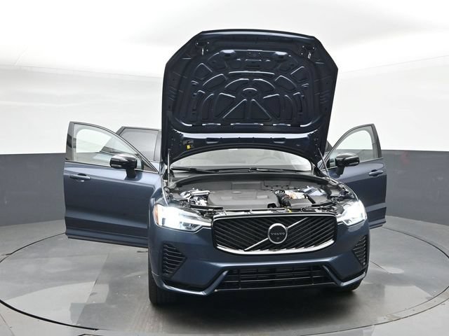 New 2026 Volvo XC60 T8 Plus w/ Climate Package PRO AWD/4WD image 45