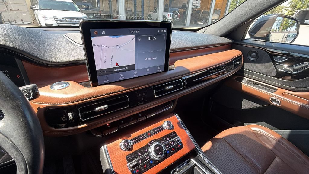 Used 2020 Lincoln Aviator Reserve w/ Equipment Group 201A AWD/4WD image 21