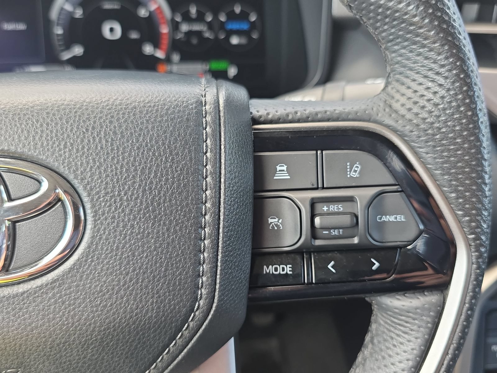 Used 2024 Toyota Tundra Limited AWD/4WD image 17