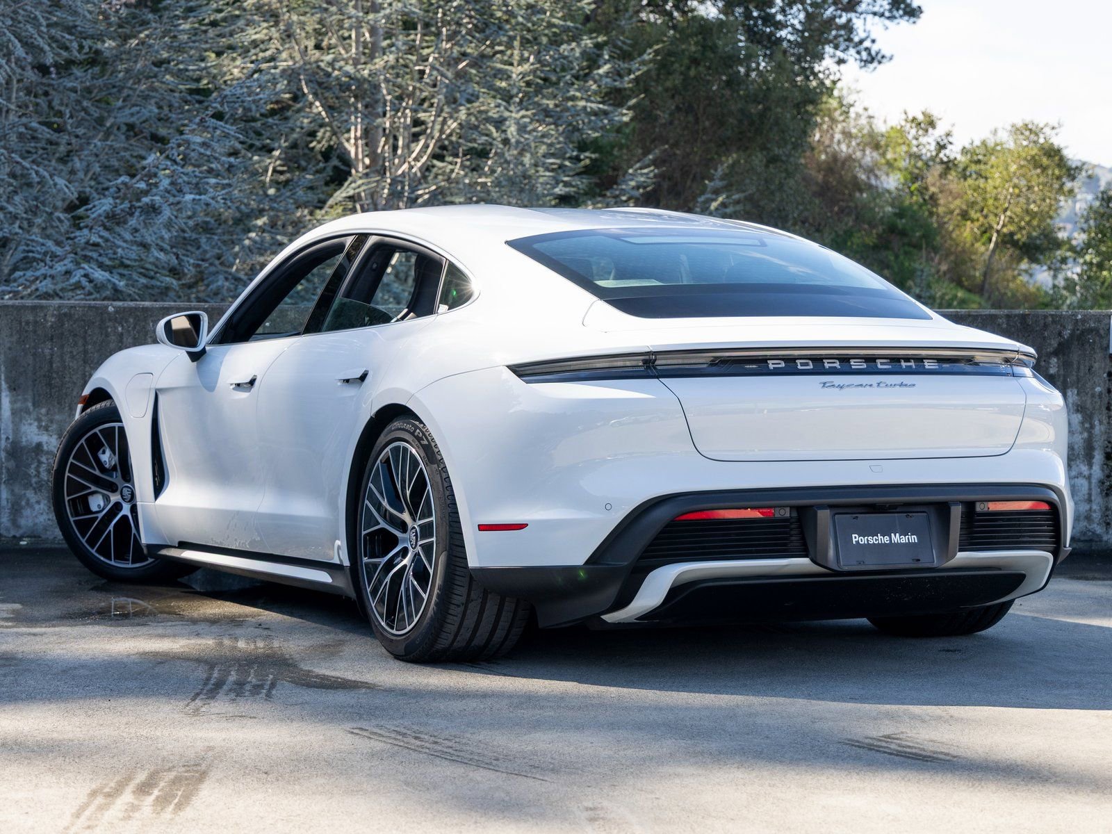 Used 2023 Porsche Taycan Turbo image 3