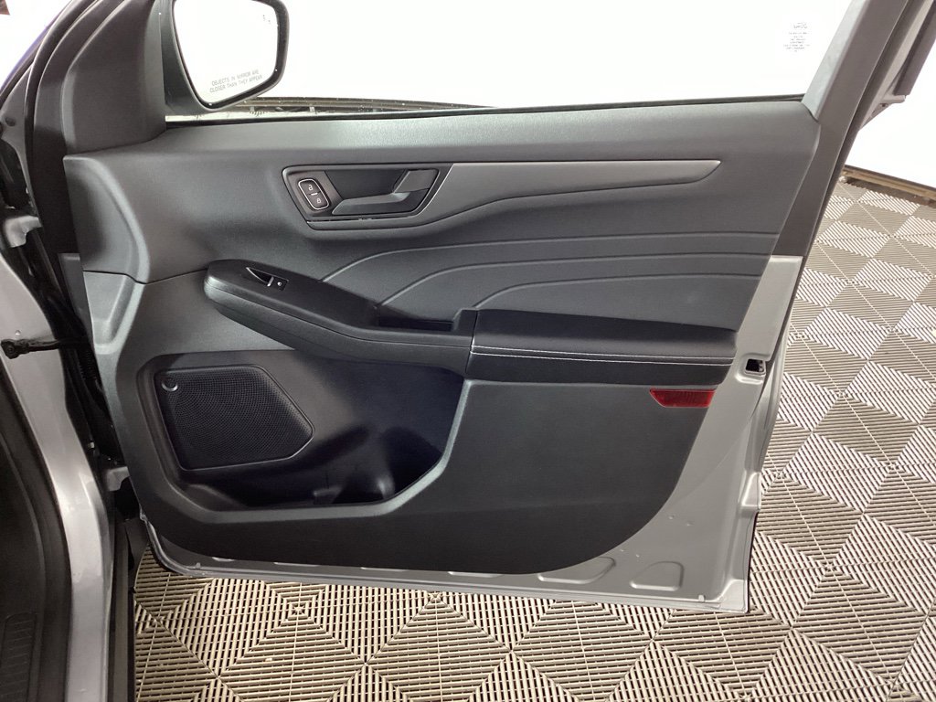 Used 2023 Ford Escape Active image 9