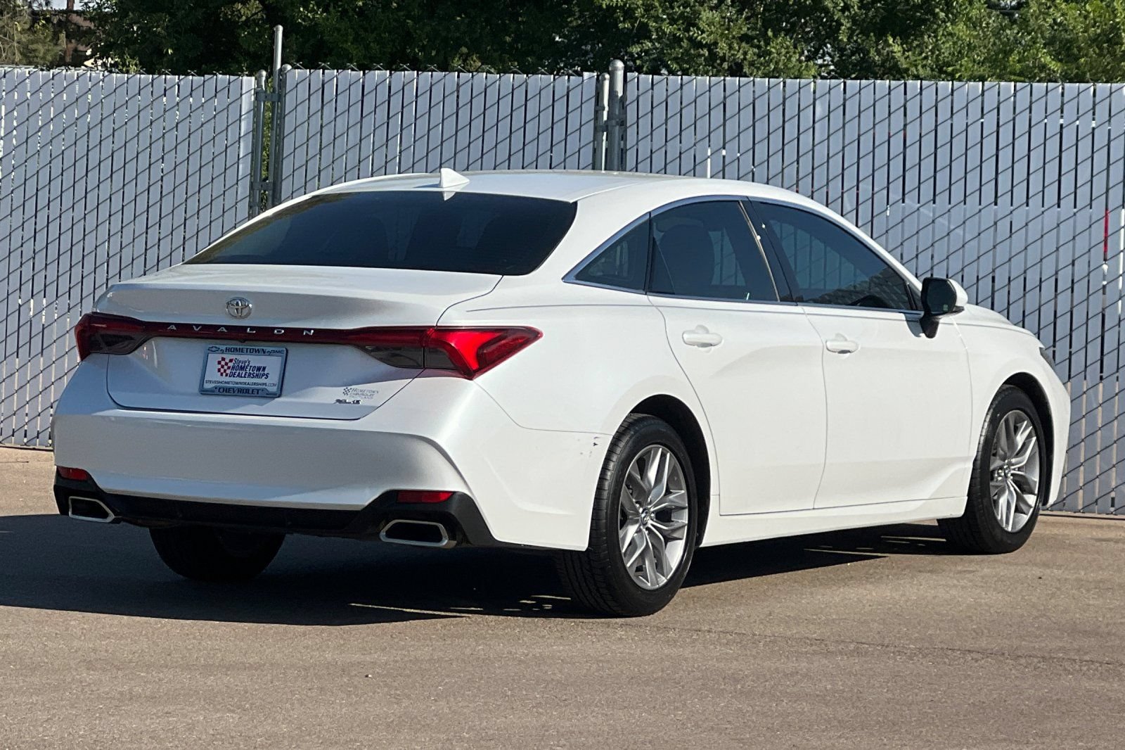 Used 2019 Toyota Avalon XLE w/ Moonroof Package FWD image 4